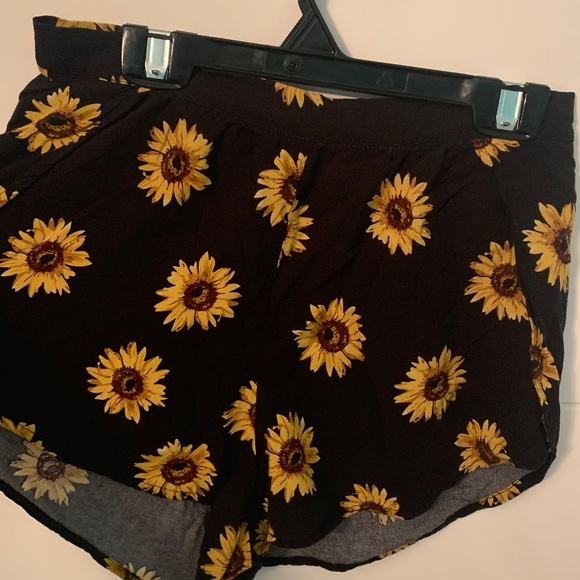 Sunflower Shorts - Picture 4 of 4
